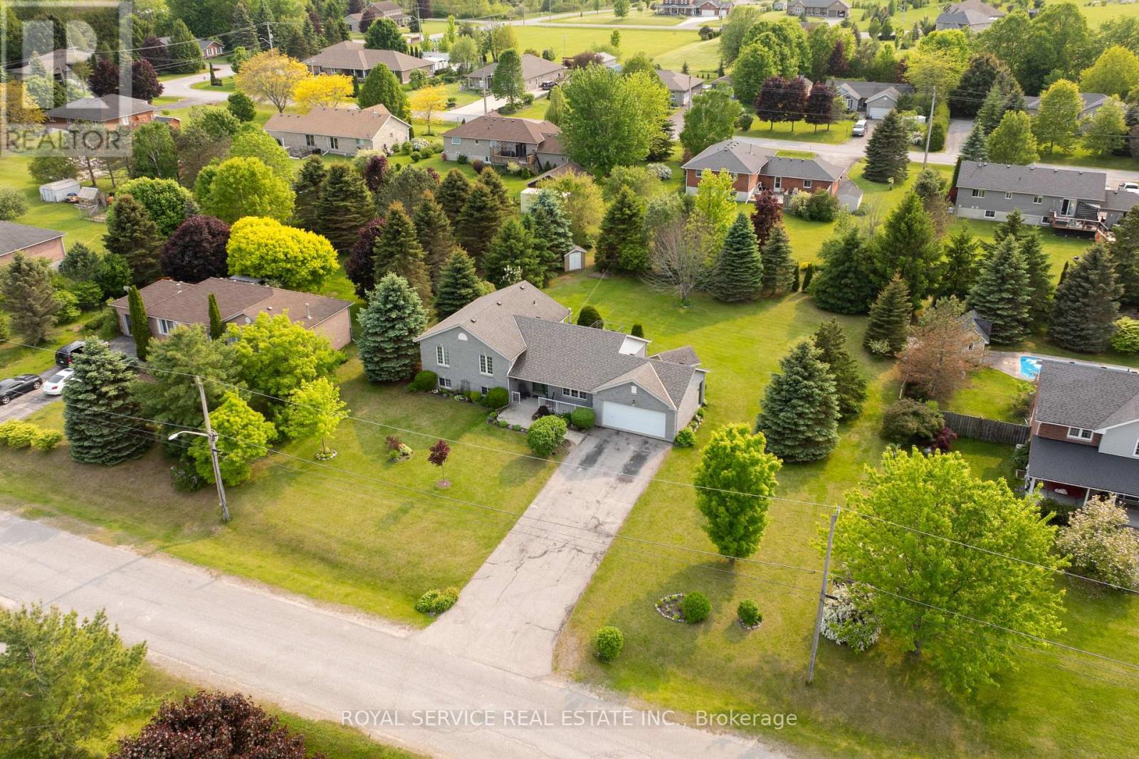 8 Theresa Street, Cobourg, Ontario  K9A 0Y1 - Photo 2 - X12206069
