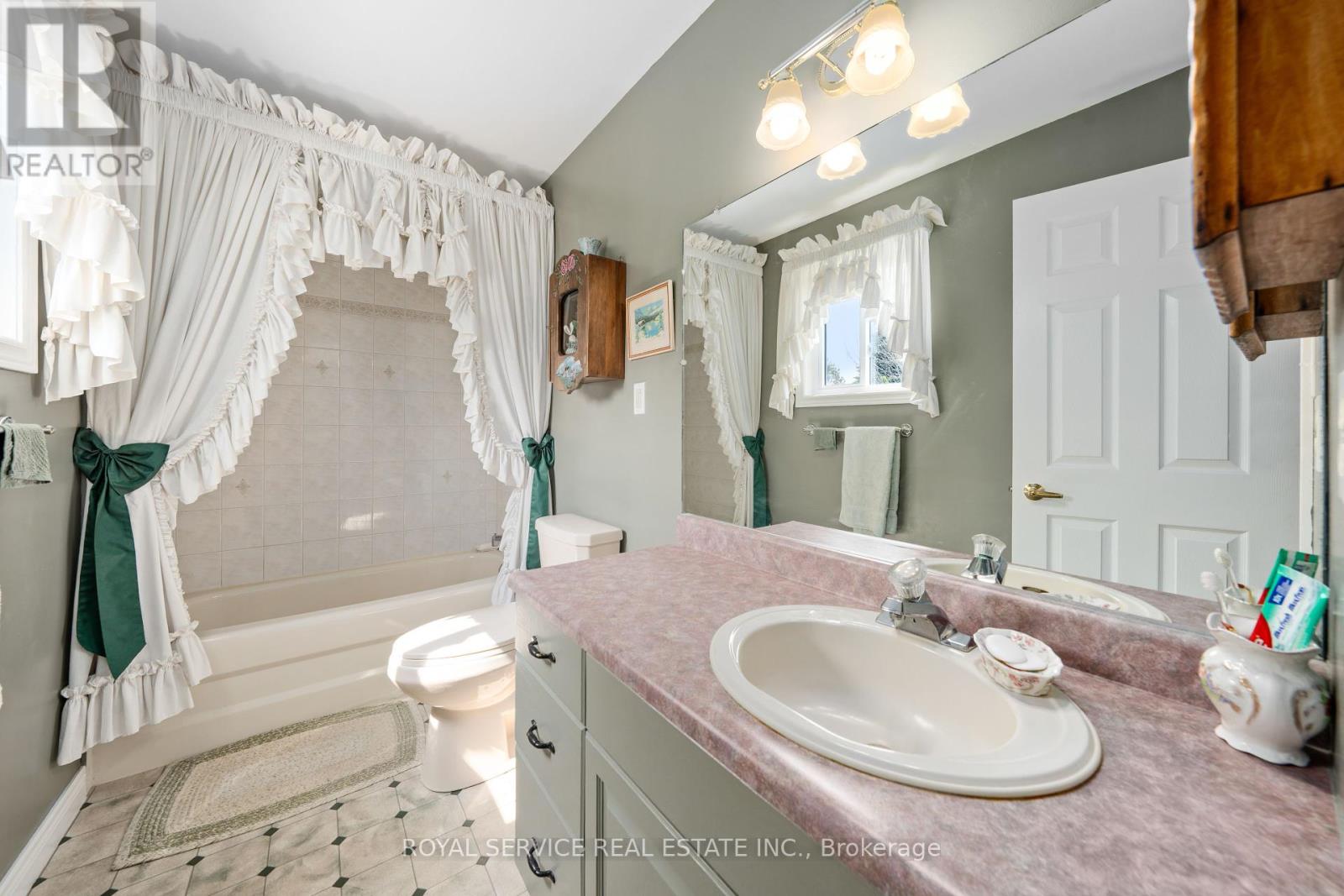 8 Theresa Street, Cobourg, Ontario K9A 0Y1 - Photo 24 - X12206069