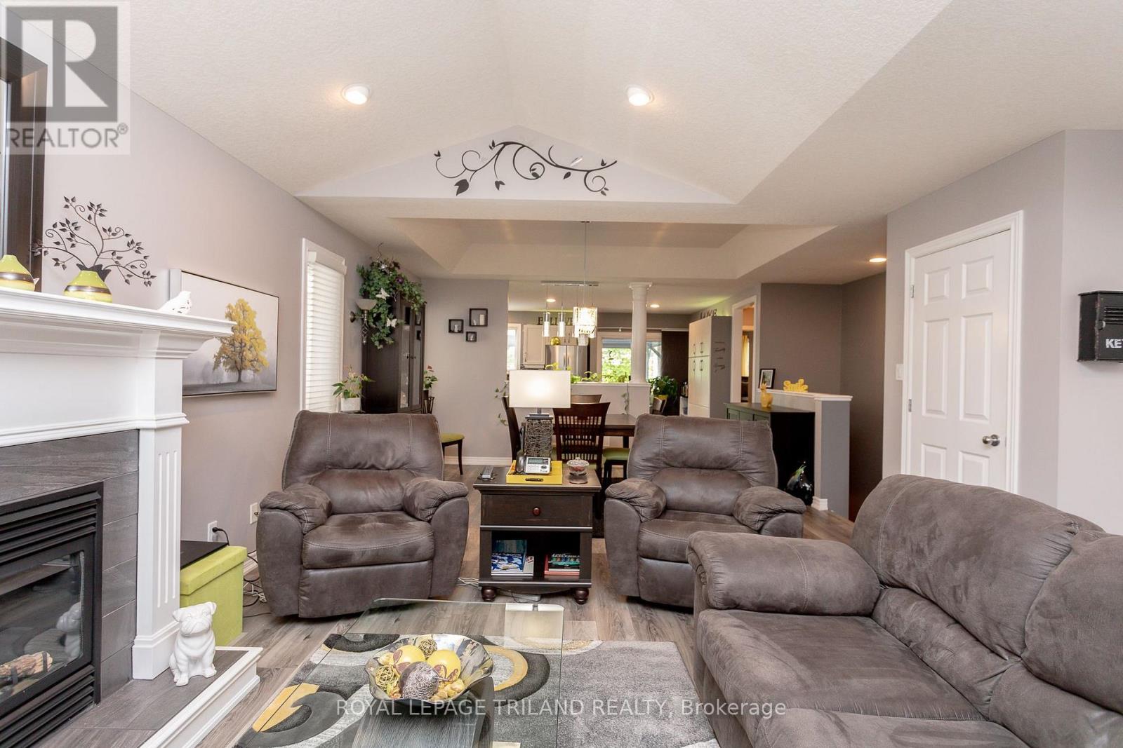 53 Augusta Crescent, St. Thomas, Ontario  N5R 6K1 - Photo 12 - X12206041