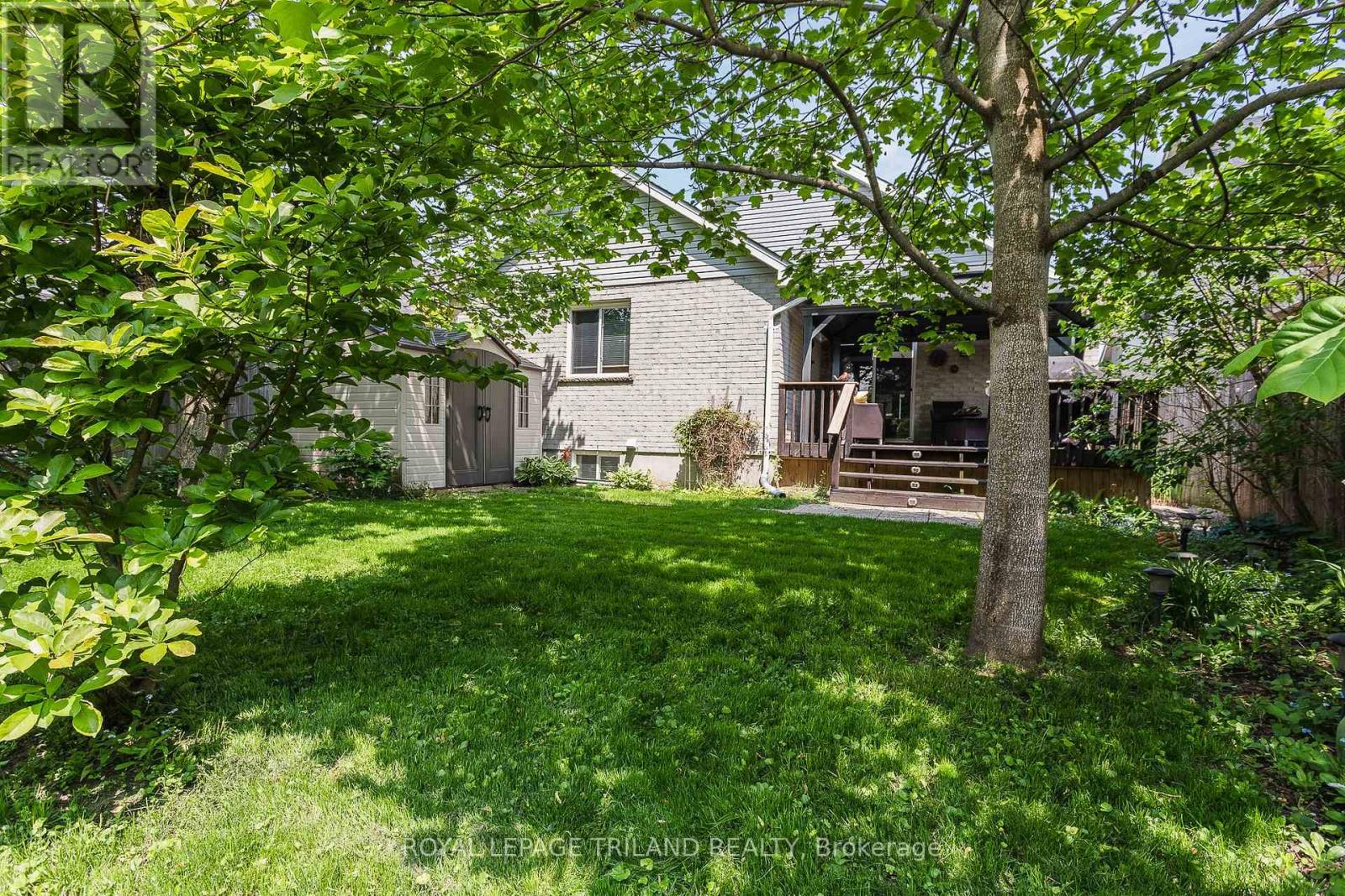53 Augusta Crescent, St. Thomas, Ontario  N5R 6K1 - Photo 2 - X12206041
