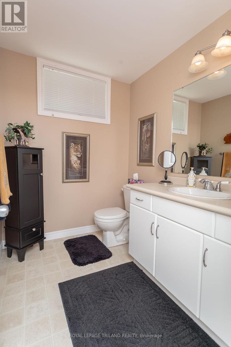 53 Augusta Crescent, St. Thomas, Ontario  N5R 6K1 - Photo 37 - X12206041