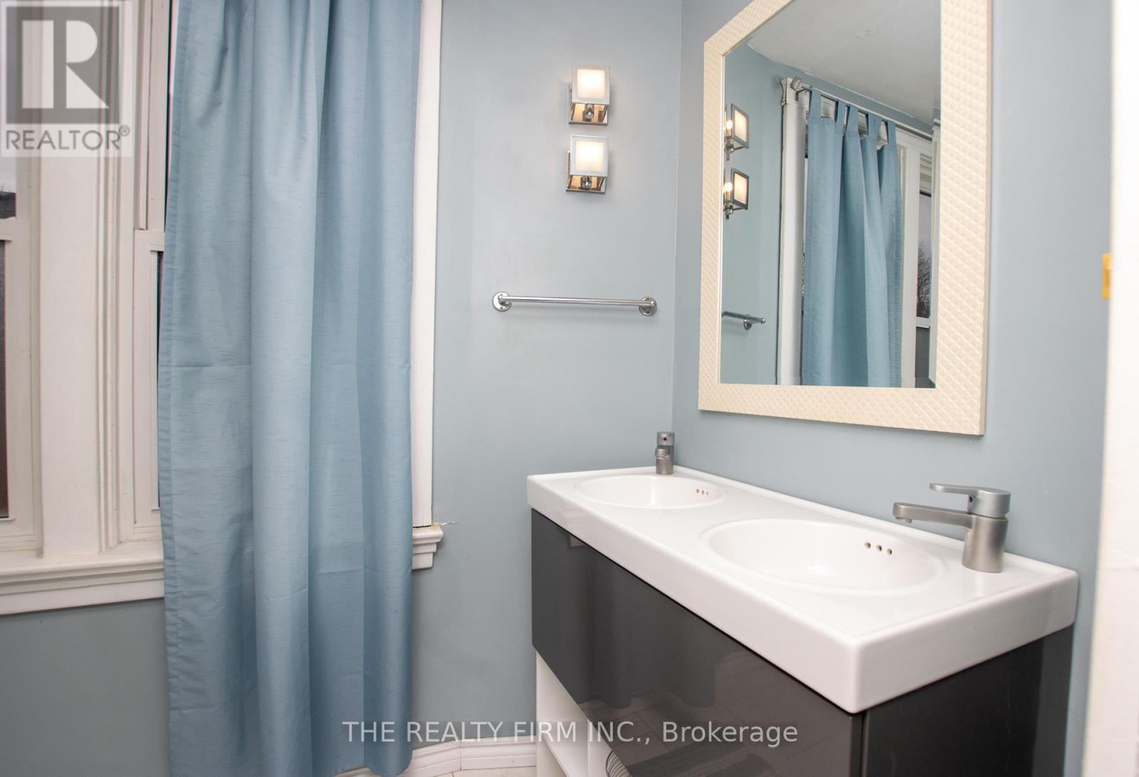 666 Lorne Avenue, London East, Ontario  N5W 3K5 - Photo 11 - X12206087