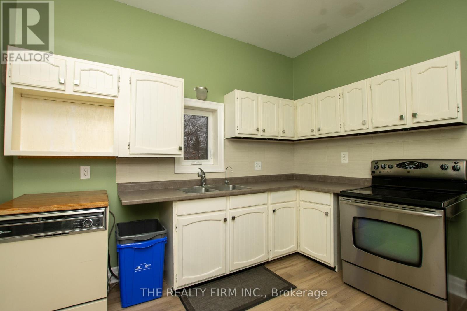 666 Lorne Avenue, London East, Ontario  N5W 3K5 - Photo 13 - X12206087