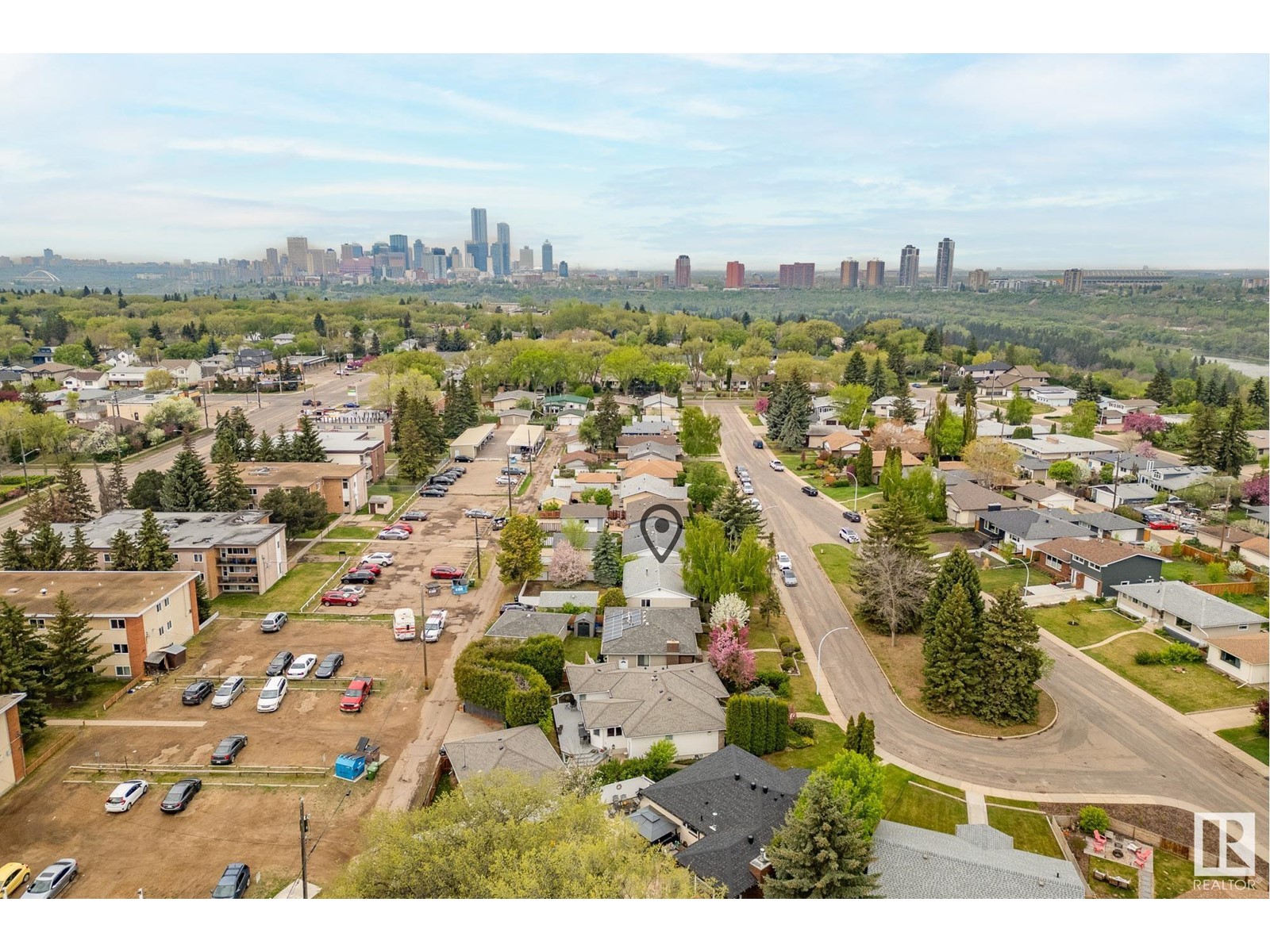 Property at 7711 106A AV NW image 4