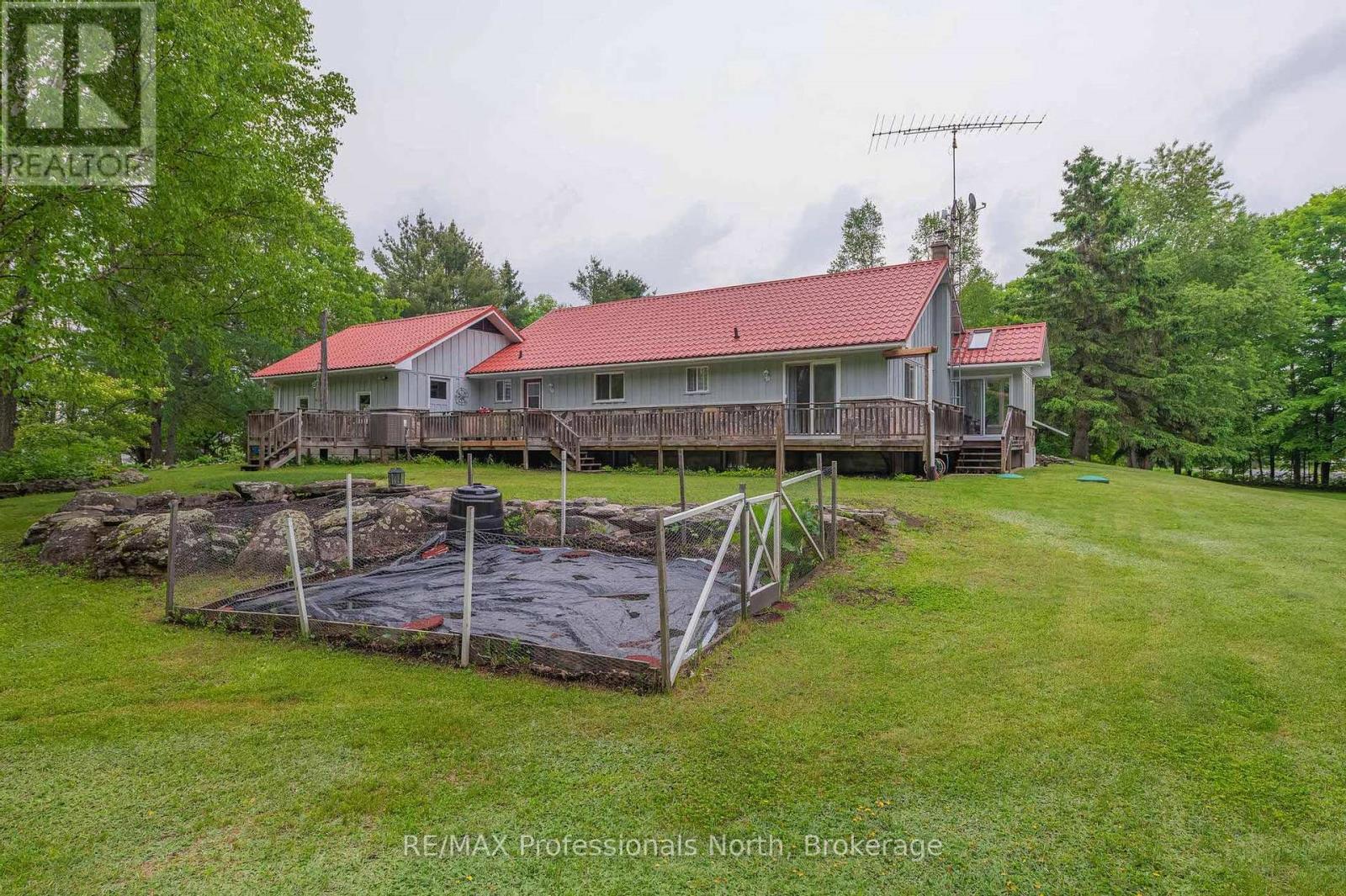 1006 Tennyson Road, Minden Hills, Ontario  K0M 2K0 - Photo 12 - X12206061