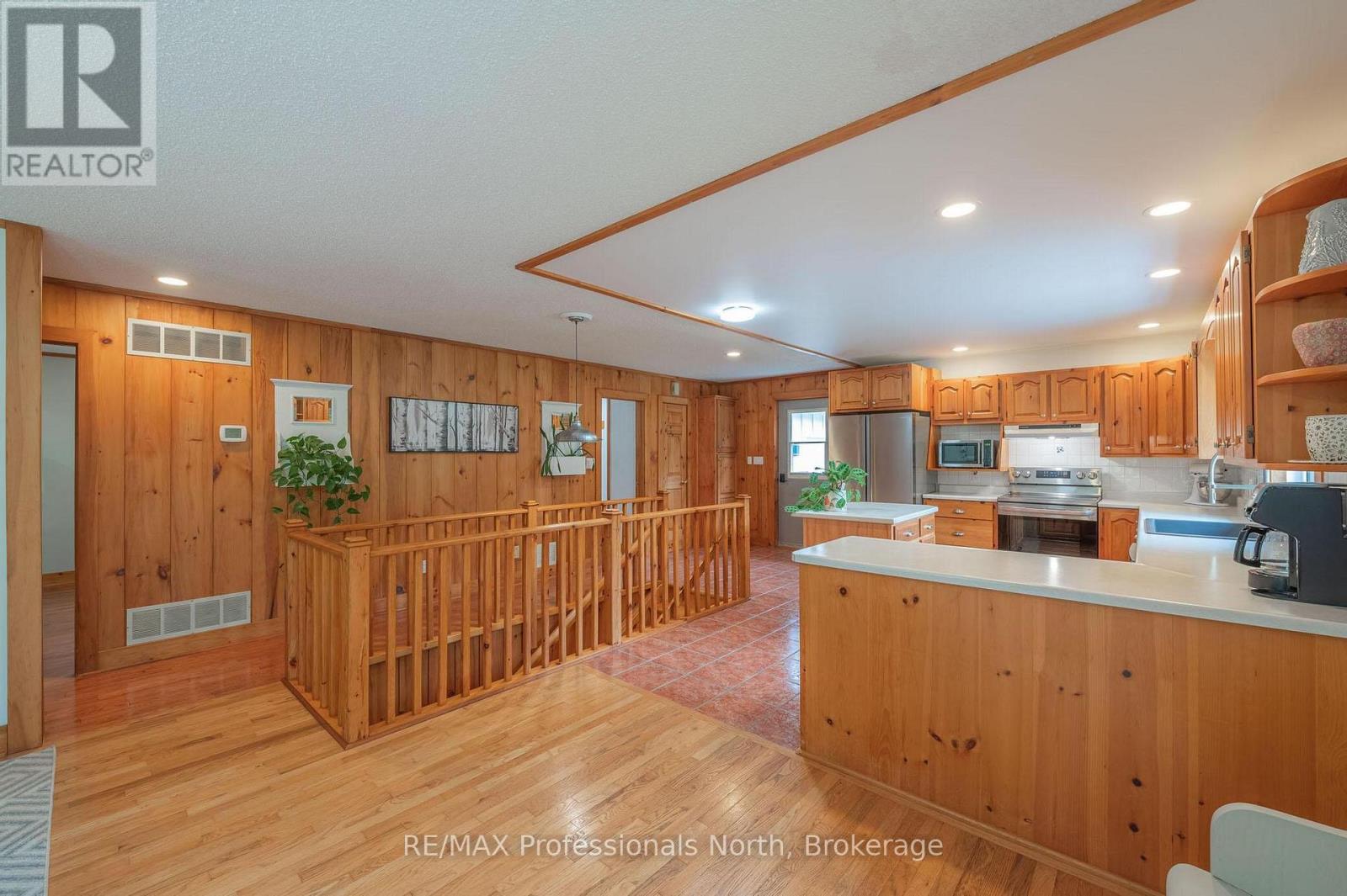 1006 Tennyson Road, Minden Hills, Ontario  K0M 2K0 - Photo 18 - X12206061