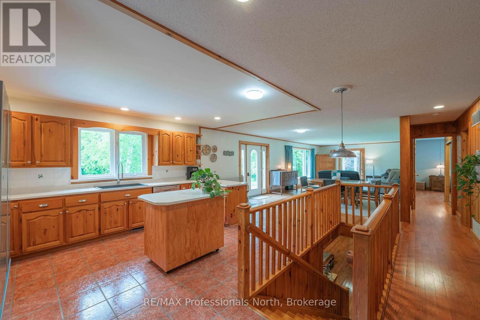 1006 Tennyson Road, Minden Hills, Ontario  K0M 2K0 - Photo 26 - X12206061