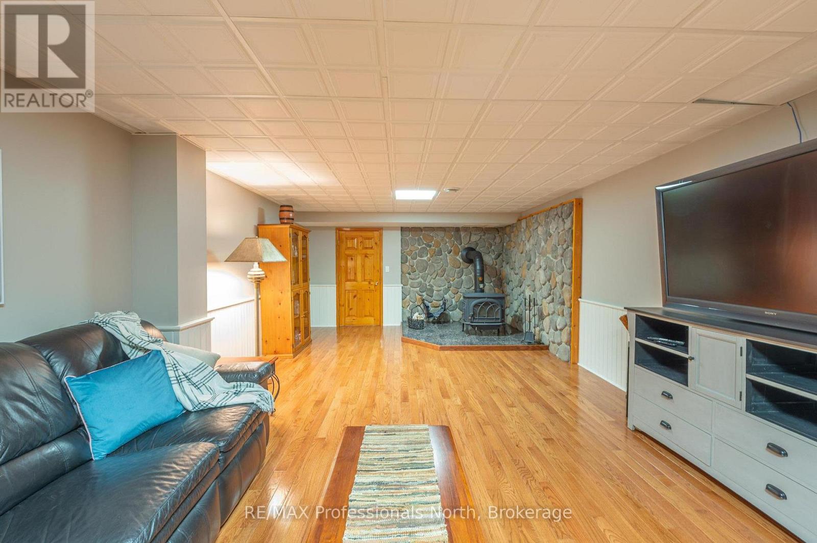 1006 Tennyson Road, Minden Hills, Ontario  K0M 2K0 - Photo 42 - X12206061