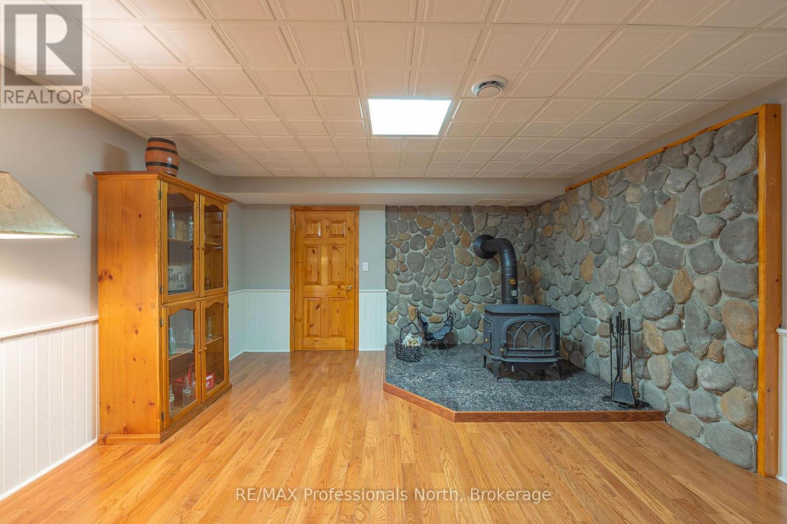 1006 Tennyson Road, Minden Hills, Ontario  K0M 2K0 - Photo 43 - X12206061