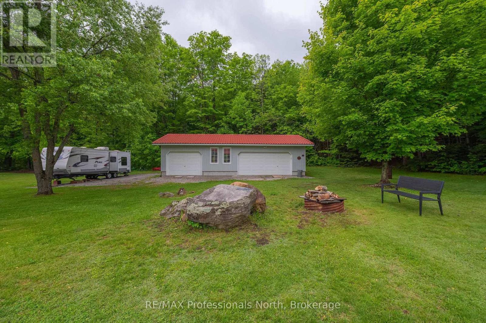 1006 Tennyson Road, Minden Hills, Ontario  K0M 2K0 - Photo 7 - X12206061