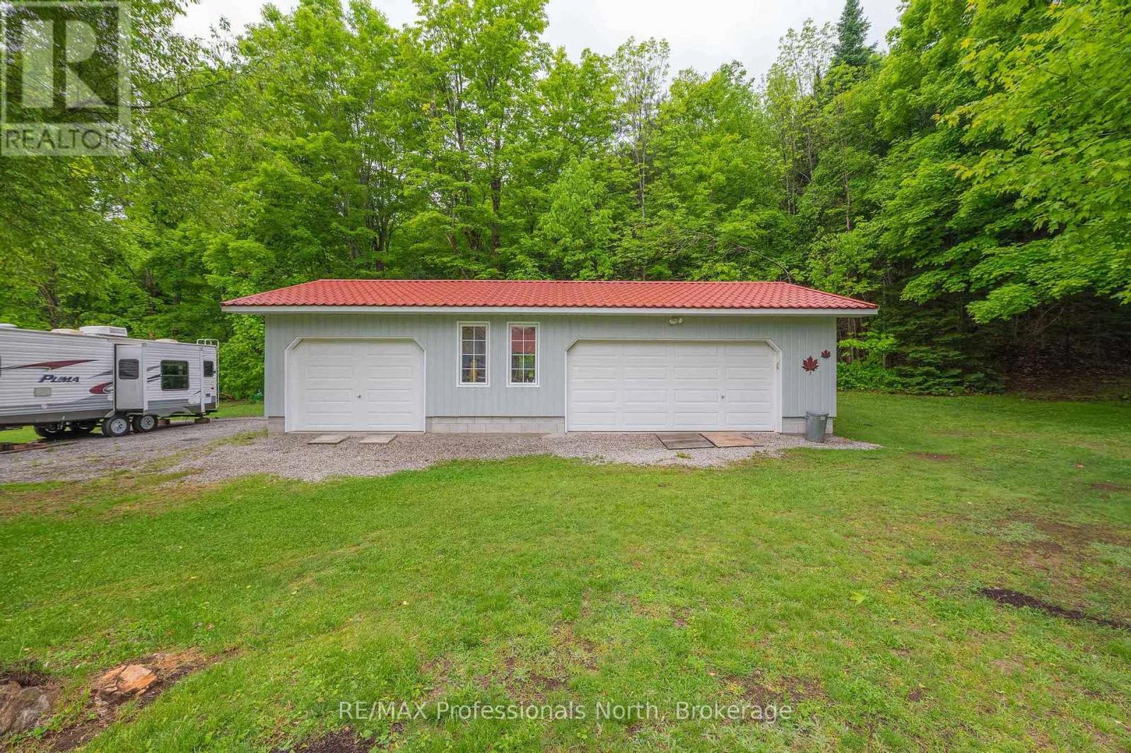 1006 Tennyson Road, Minden Hills, Ontario  K0M 2K0 - Photo 8 - X12206061