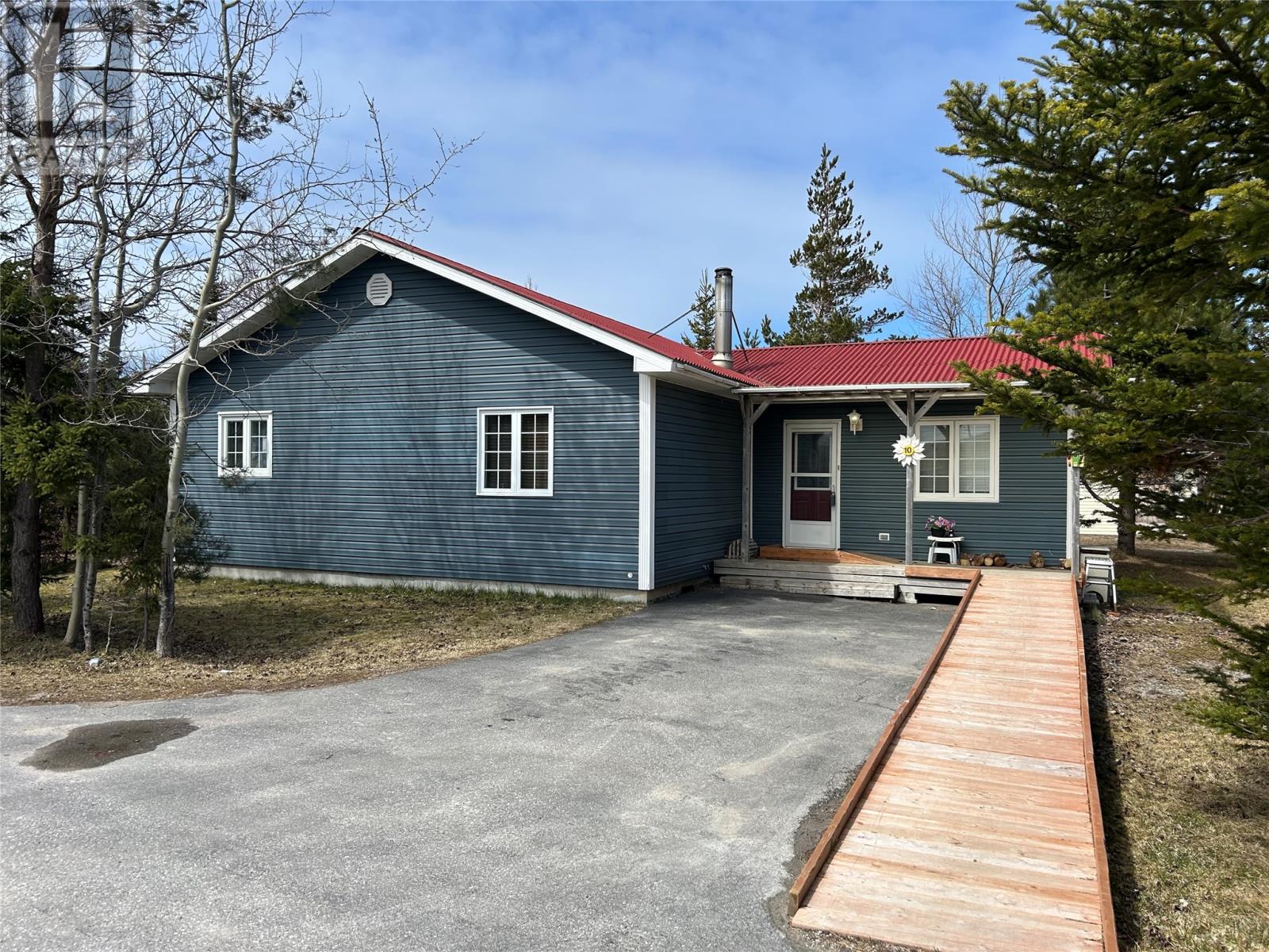 8-10 Main Street, West Bay, Newfoundland & Labrador