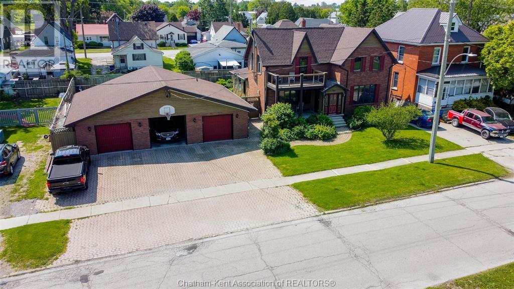 MLS# 25014401: 452 Wallace STREET, Wallaceburg, Canada