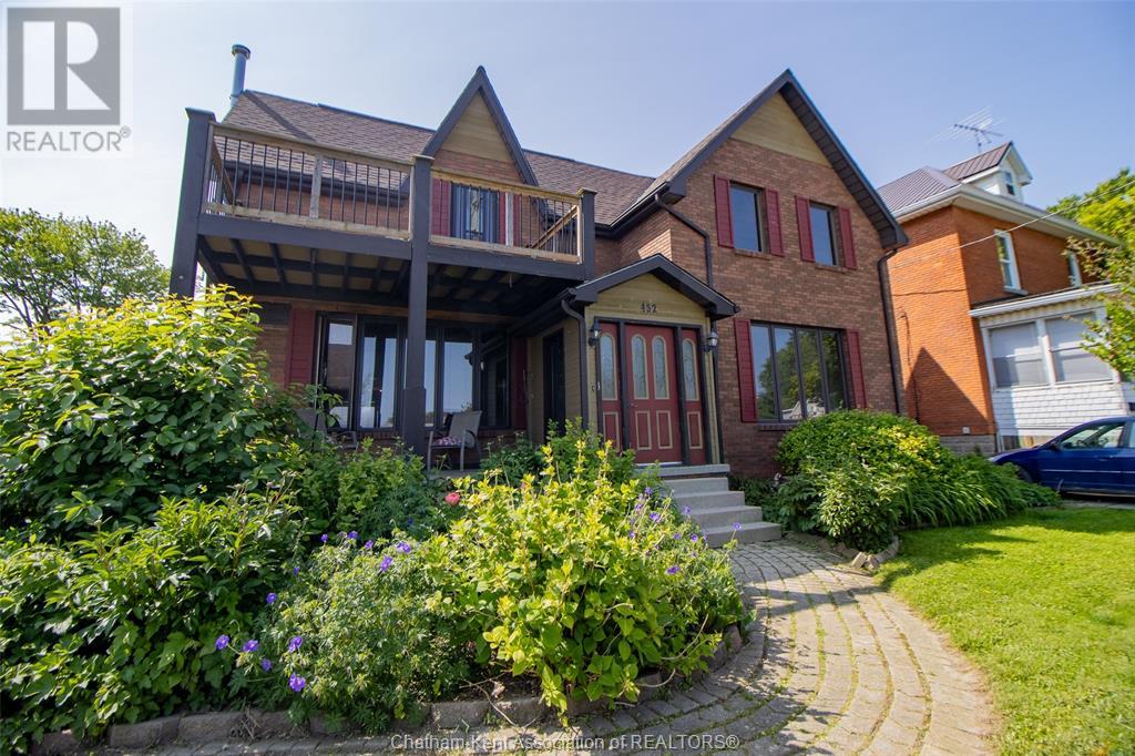 Property at 452 Wallace STREET image 3