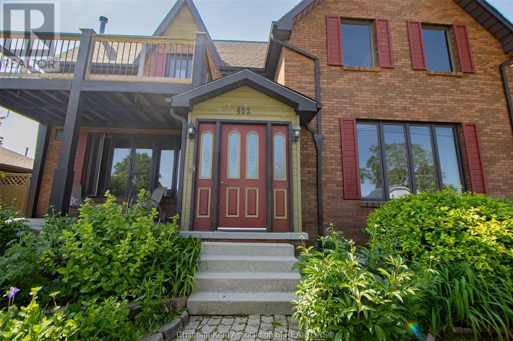 Property at 452 Wallace STREET image 5