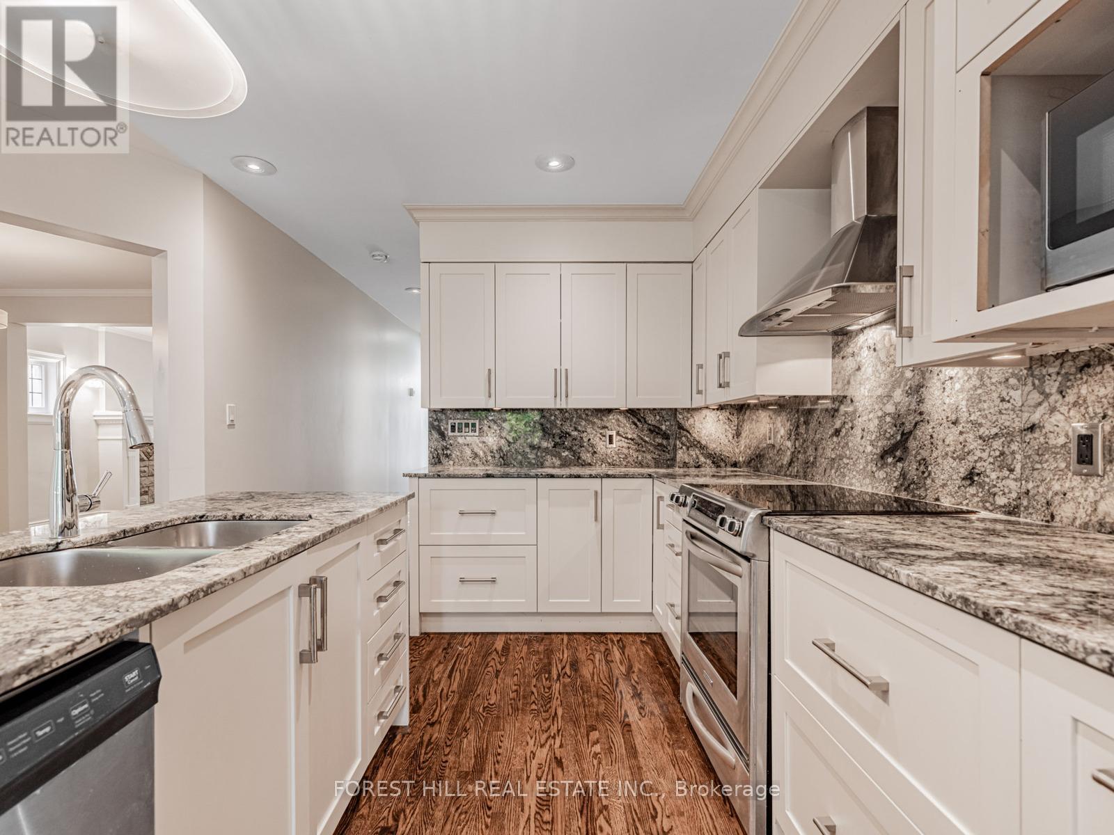 45 WESTOVER HILL ROAD Toronto (Humewood-Cedarvale), ON M6C 3J6