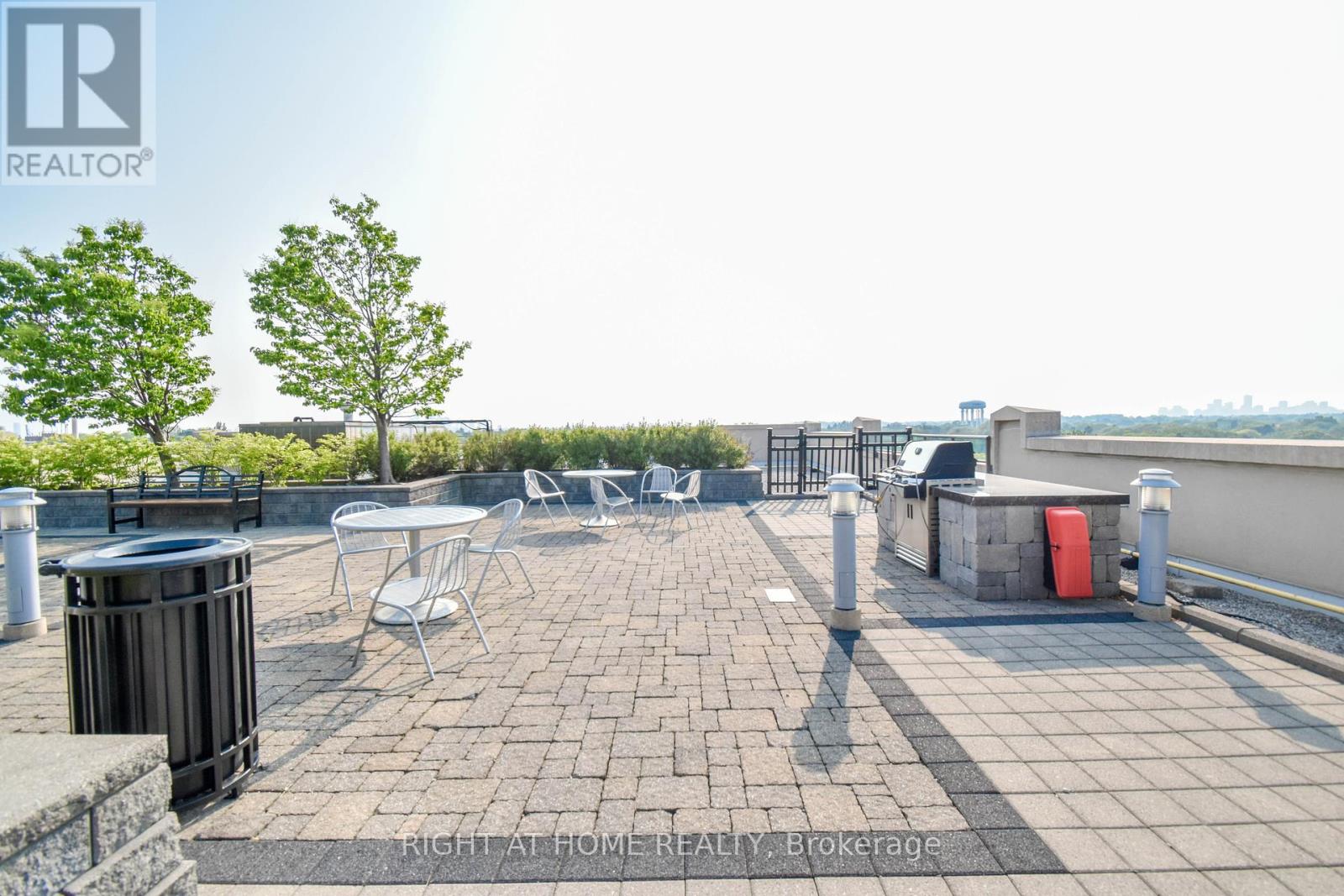 702 - 205 The Donway W, Toronto (Banbury-Don Mills), Ontario  M3B 3S5 - Photo 17 - C12206062