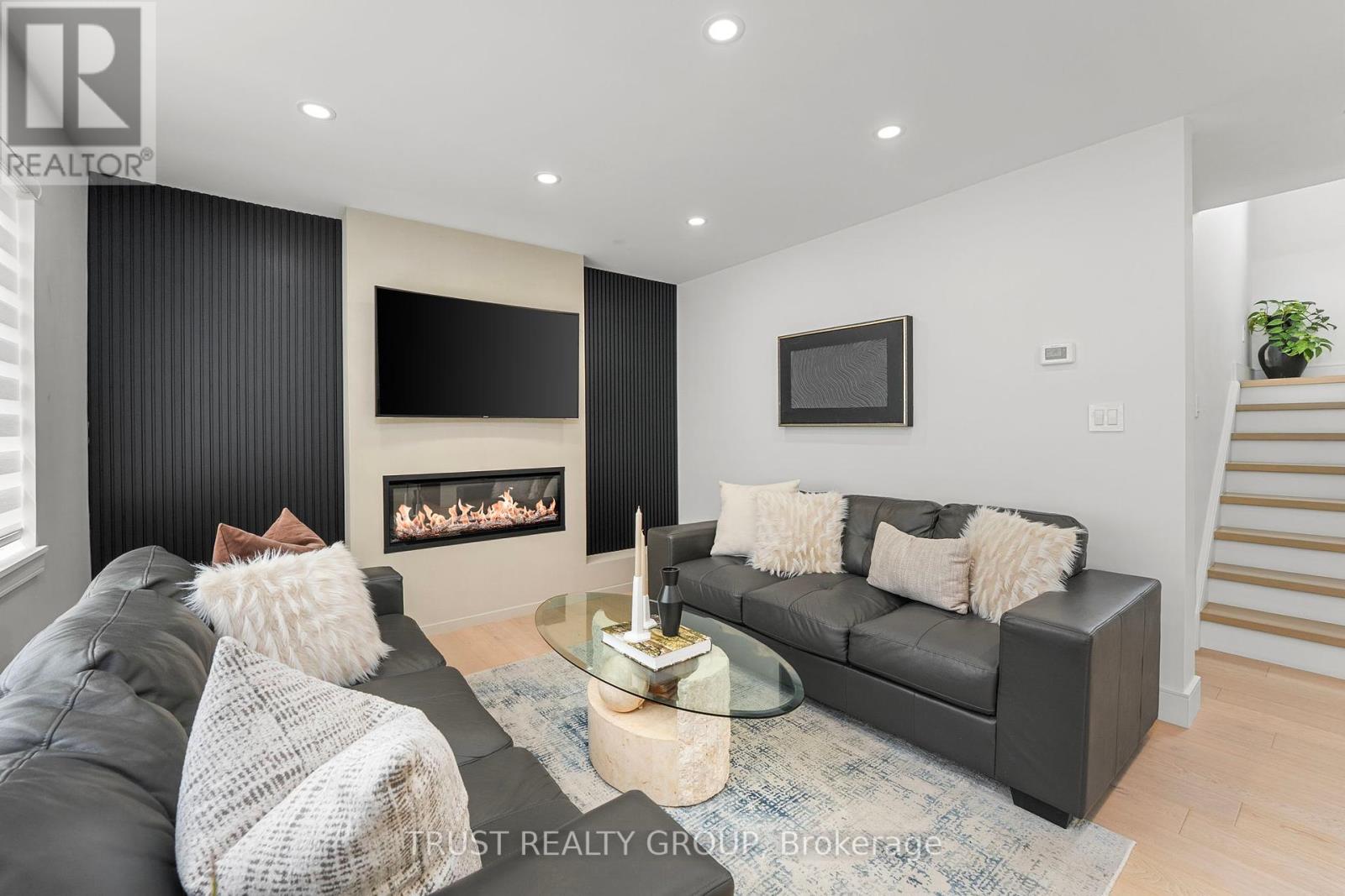 14 Dorine Crescent, Toronto, Ontario  M1L 1Y7 - Photo 5 - E12205962