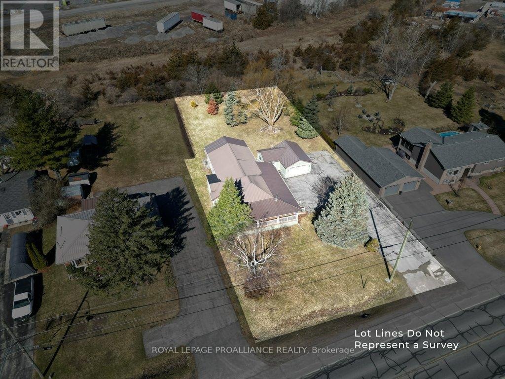 262 South Trent Street, Quinte West, Ontario  K0K 1C0 - Photo 40 - X12057313