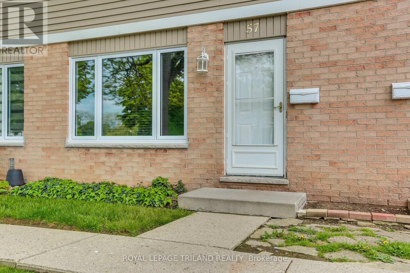 Property at 57 - 320 WESTMINSTER AVENUE image 4