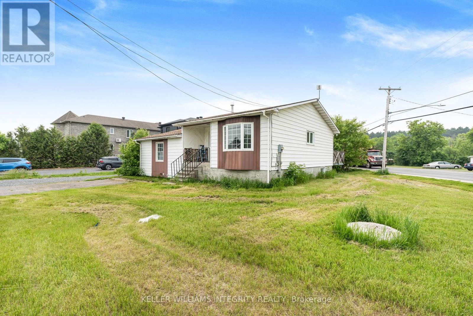 Property at 120 HERBERT STREET image 2