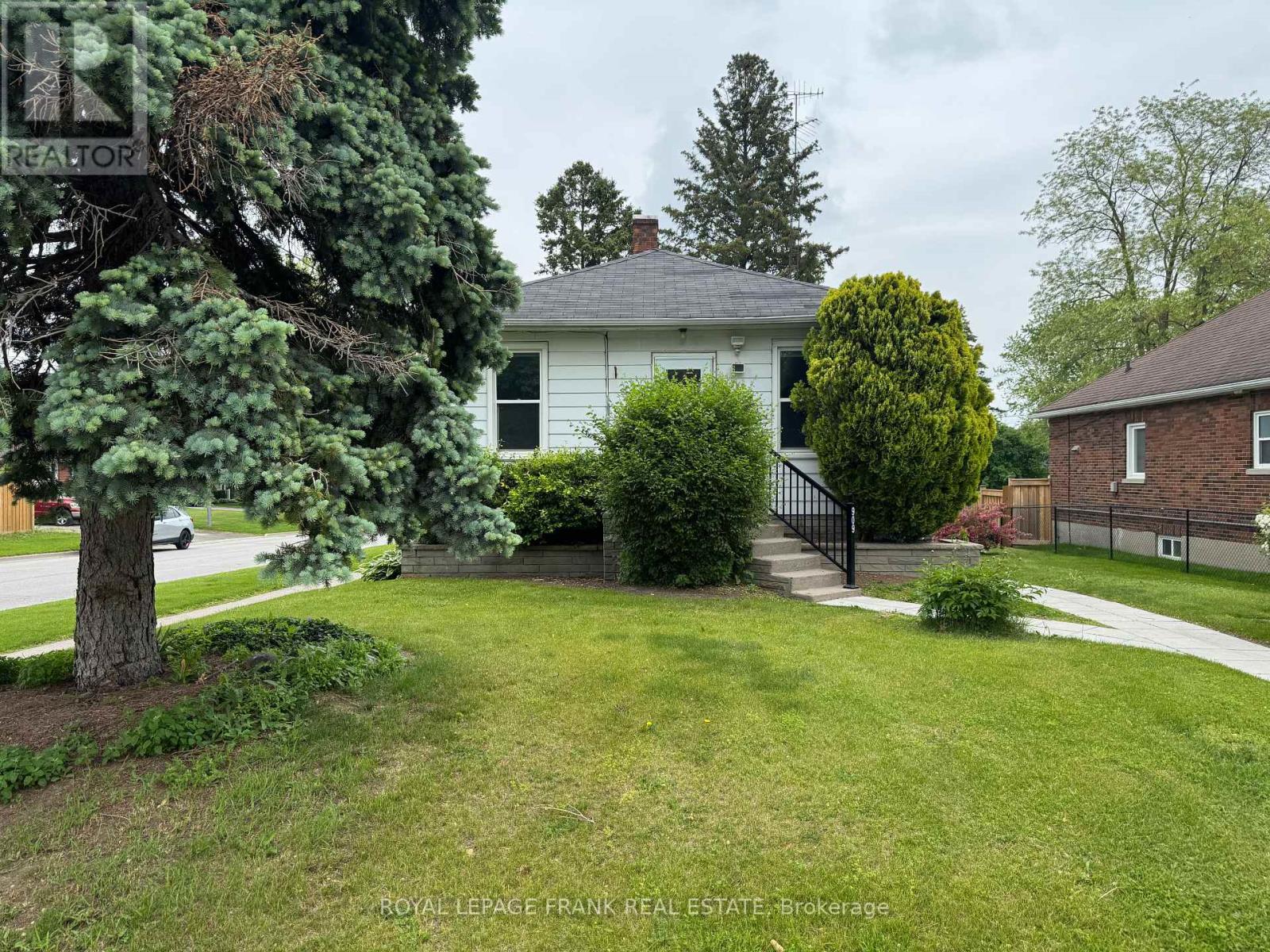 1 - 909 Masson Street, Oshawa, Ontario  L1G 5B1 - Photo 1 - E12206135