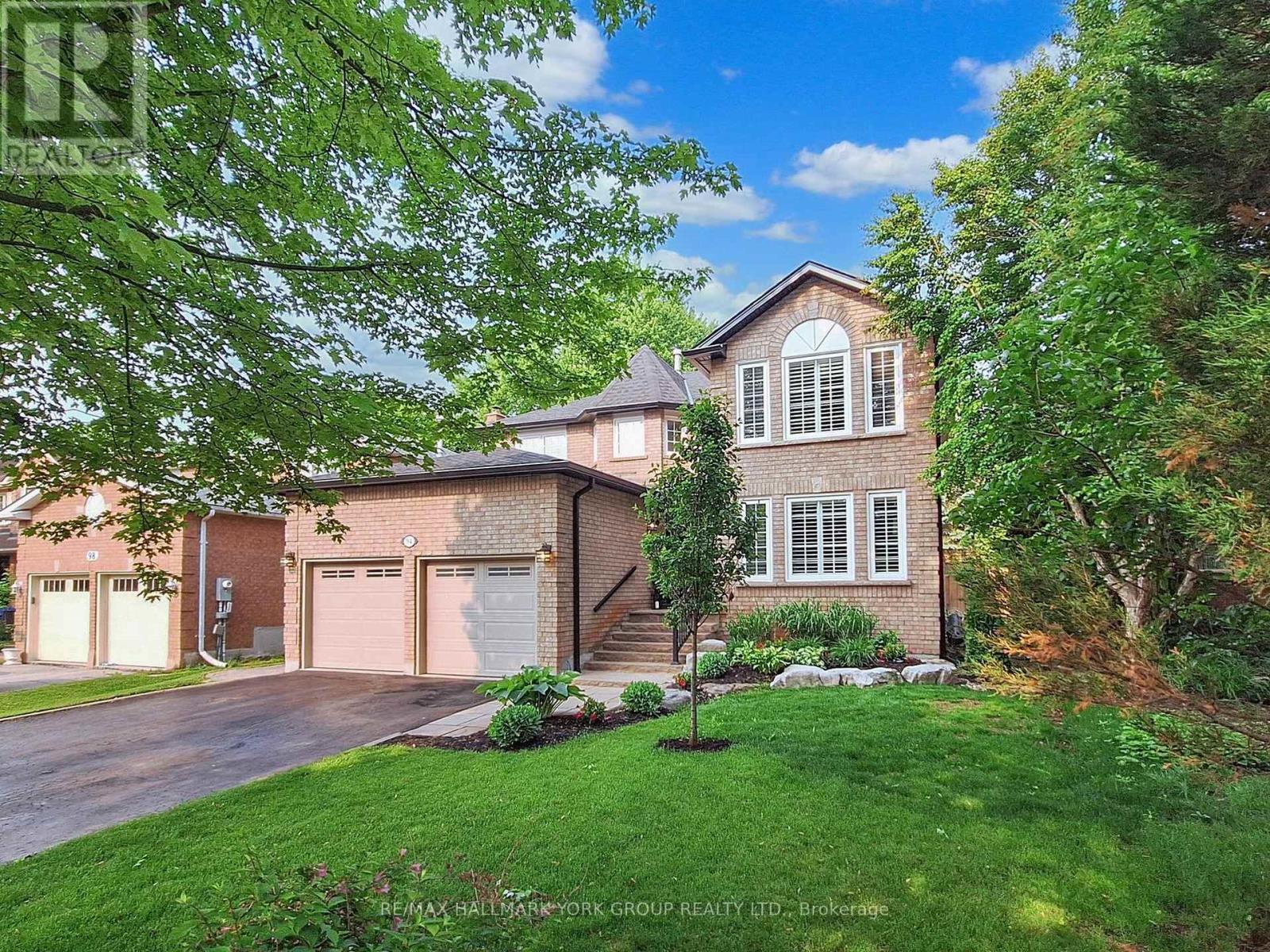 94 Mcgee Crescent, Aurora, Ontario  L4G 6L8 - Photo 2 - N12206042