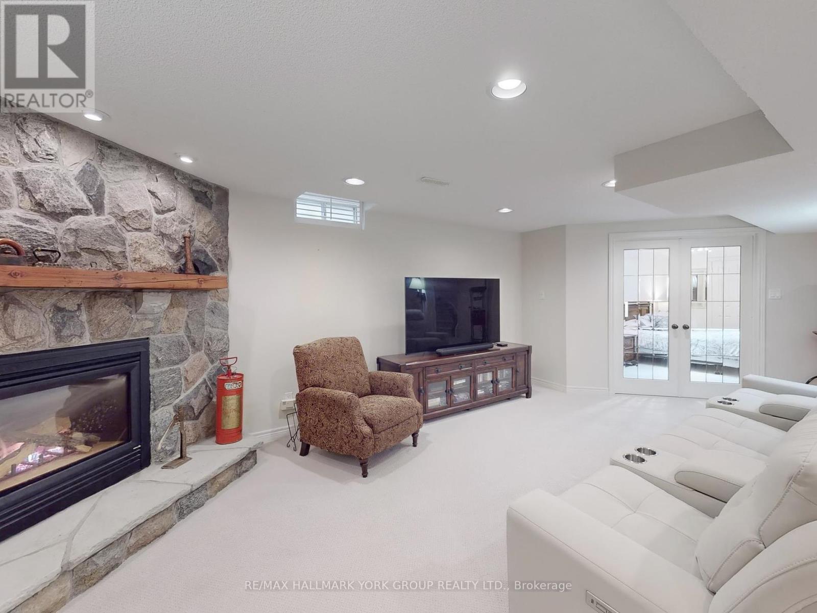 94 Mcgee Crescent, Aurora, Ontario  L4G 6L8 - Photo 37 - N12206042