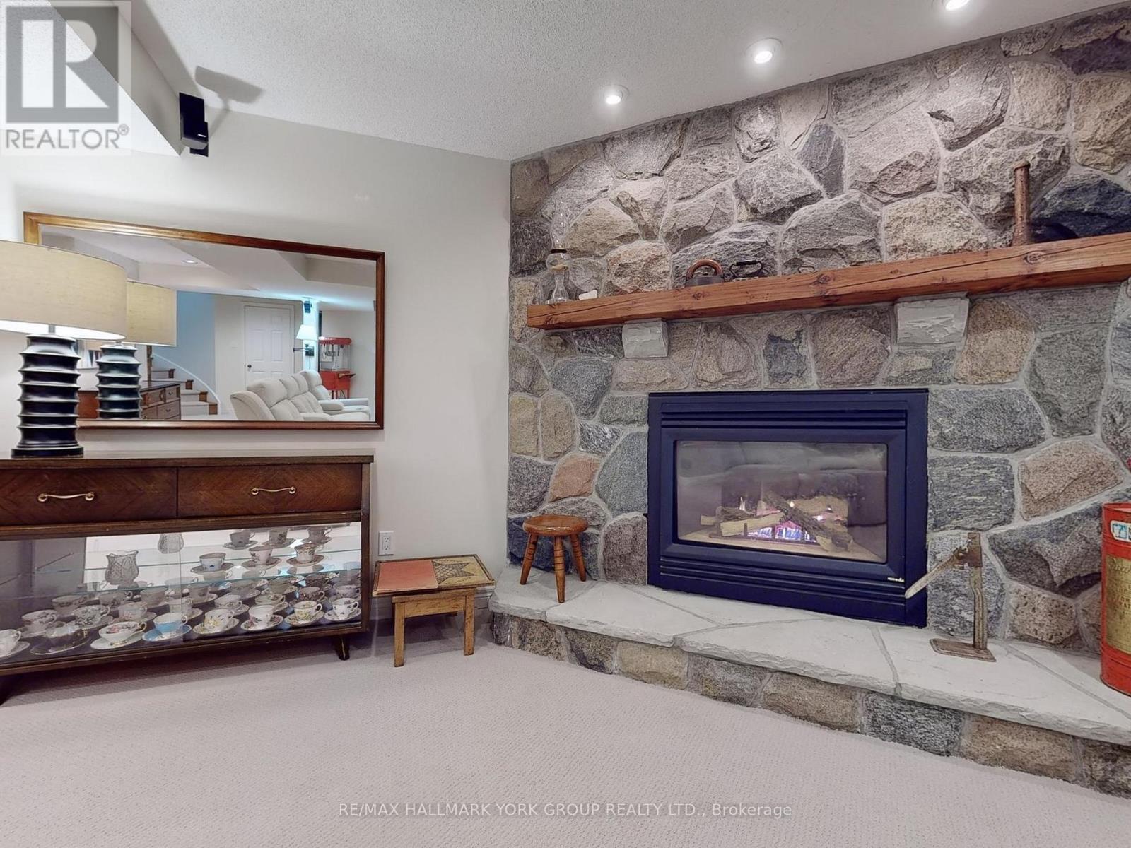 94 Mcgee Crescent, Aurora, Ontario  L4G 6L8 - Photo 39 - N12206042