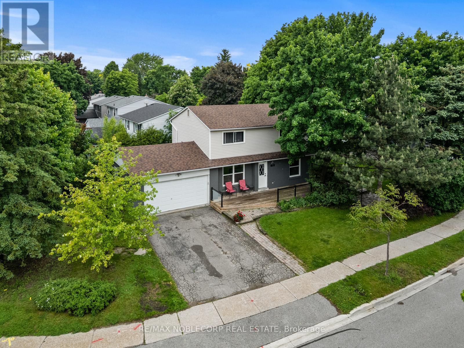 115 William Roe Boulevard, Newmarket, Ontario  L3Y 1B1 - Photo 3 - N12206060