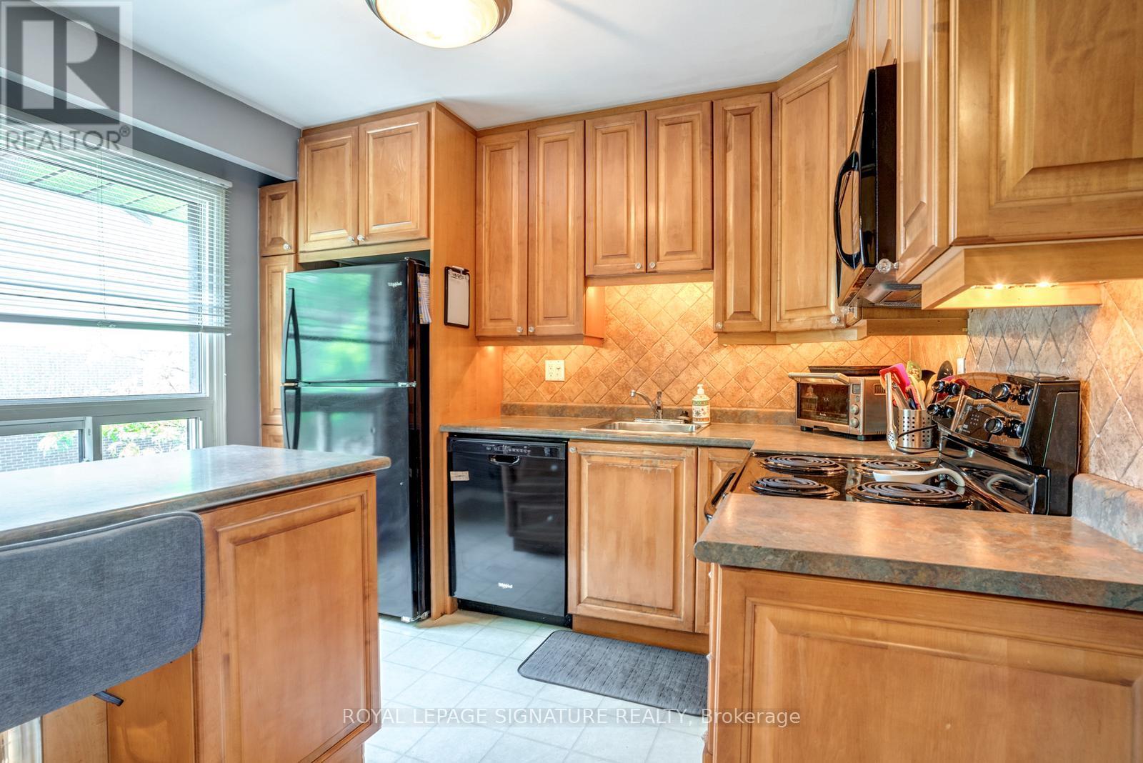 12 - 11 Plaisance Road, Richmond Hill, Ontario  L4C 5H1 - Photo 22 - N12206064