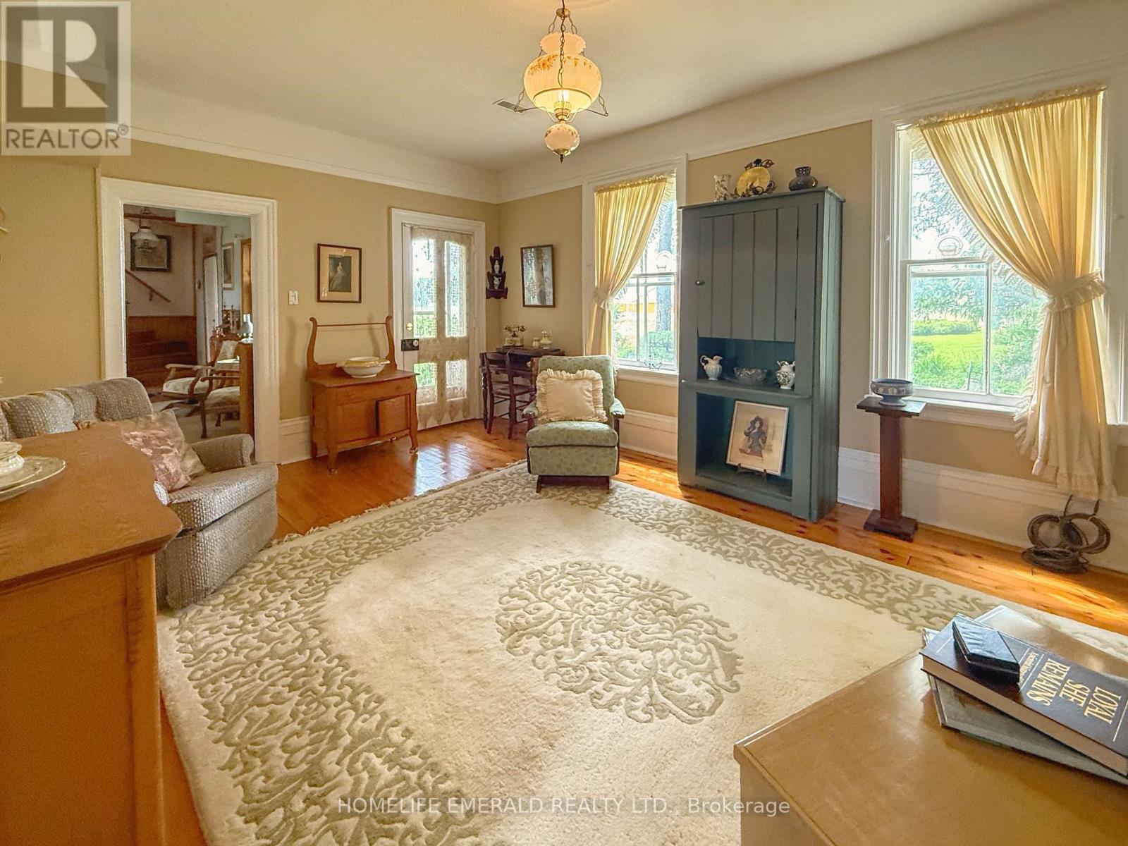 10187 County Road 10 Road, Clearview, Ontario  L0M 1N0 - Photo 5 - S12206014
