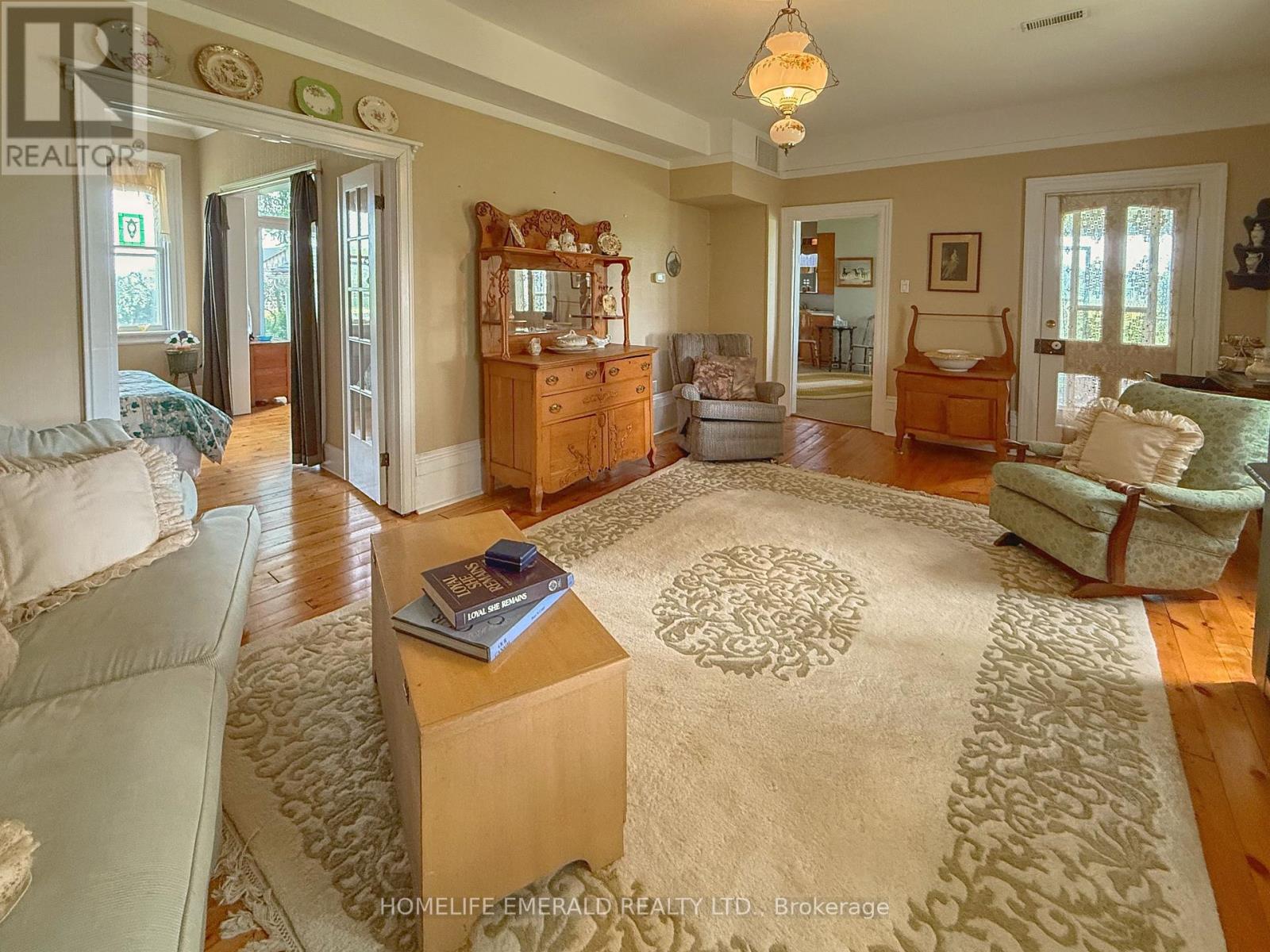 10187 County Road 10 Road, Clearview, Ontario  L0M 1N0 - Photo 6 - S12206014