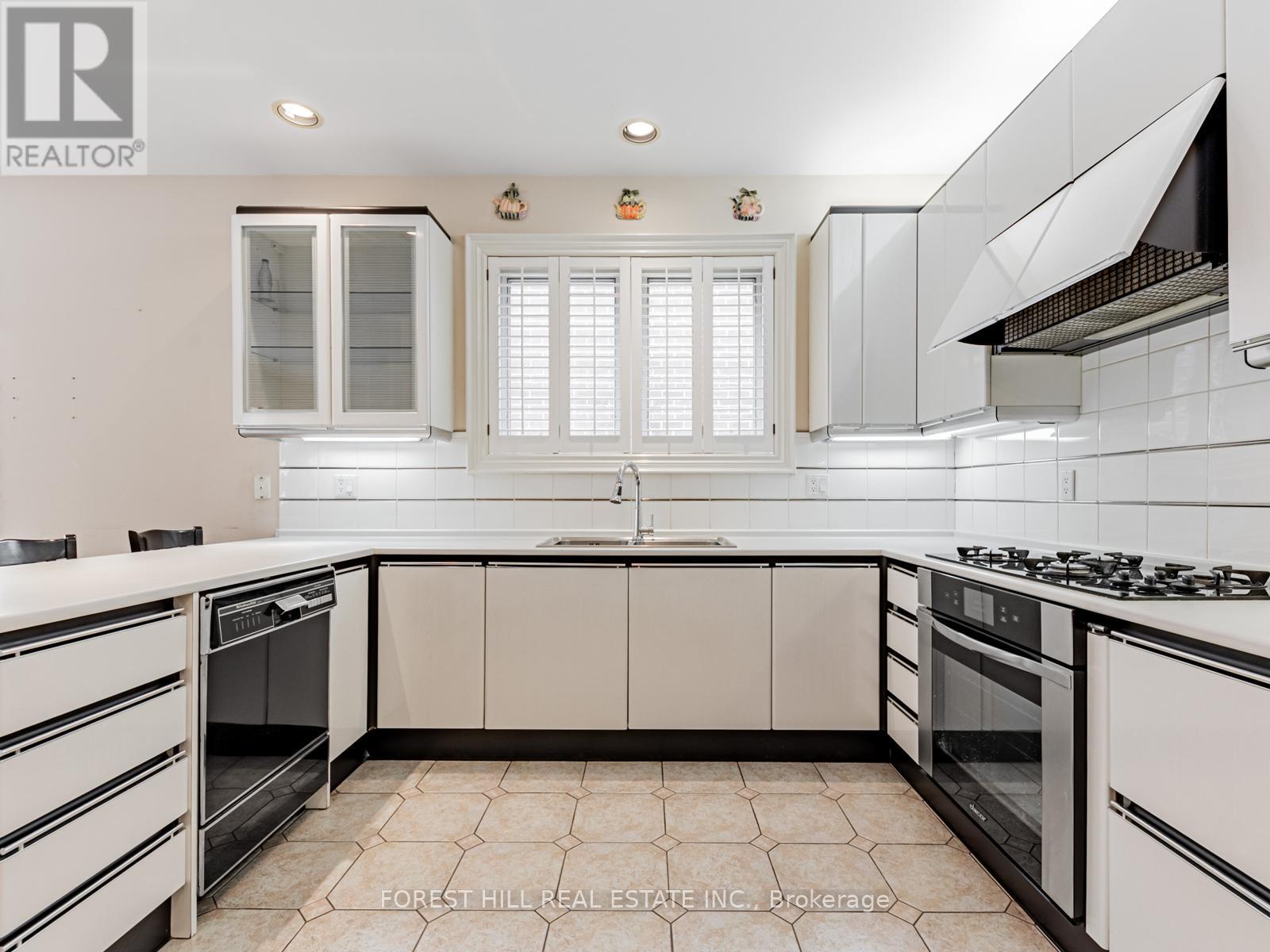 51 Stuart Avenue, Toronto, Ontario  M2N 1B2 - Photo 10 - C12098914