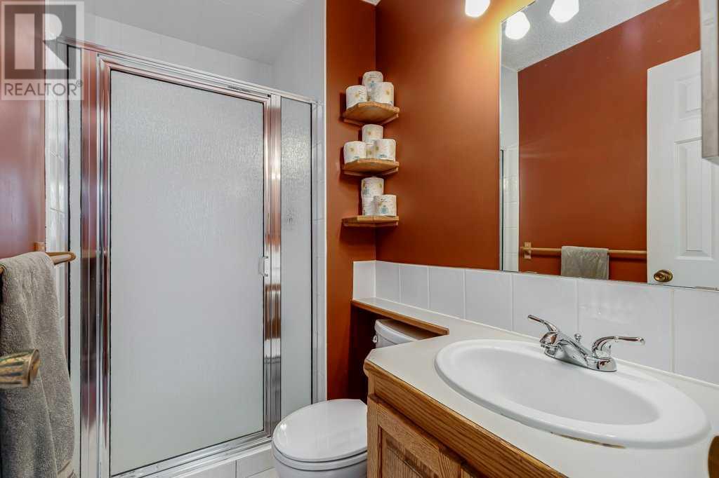 16 Ridgegate Way Sw, Airdrie, Alberta  T4B 1B1 - Photo 14 - A2223598