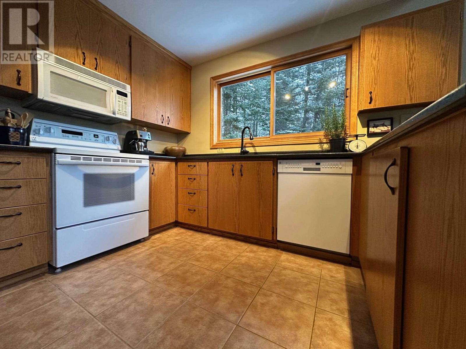 309 Cedar Ln, Rossport, Ontario  P0T 2R0 - Photo 11 - TB243659