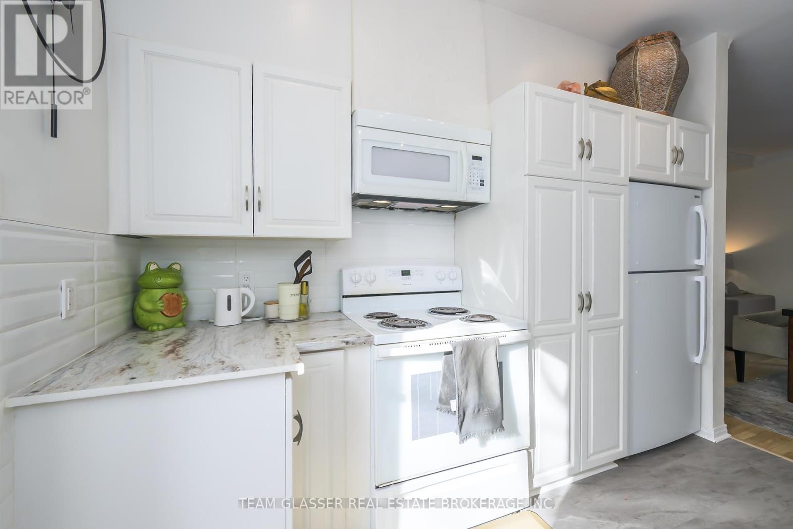 2 Birch Street, London South (South F), Ontario  N6C 3G8 - Photo 12 - X12206124