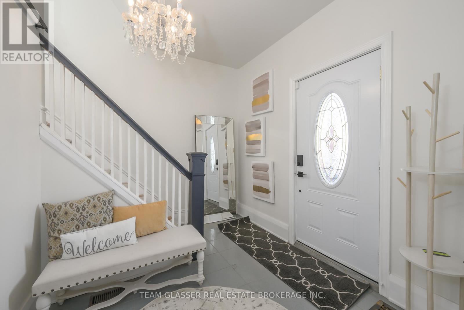 2 Birch Street, London South (South F), Ontario  N6C 3G8 - Photo 2 - X12206124