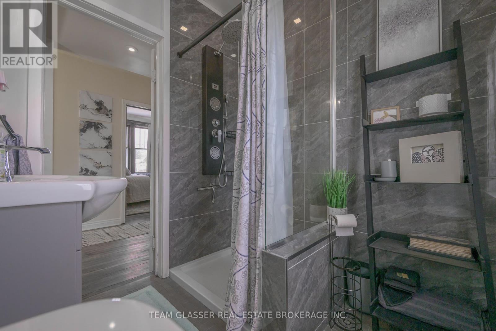 2 Birch Street, London South (South F), Ontario  N6C 3G8 - Photo 23 - X12206124