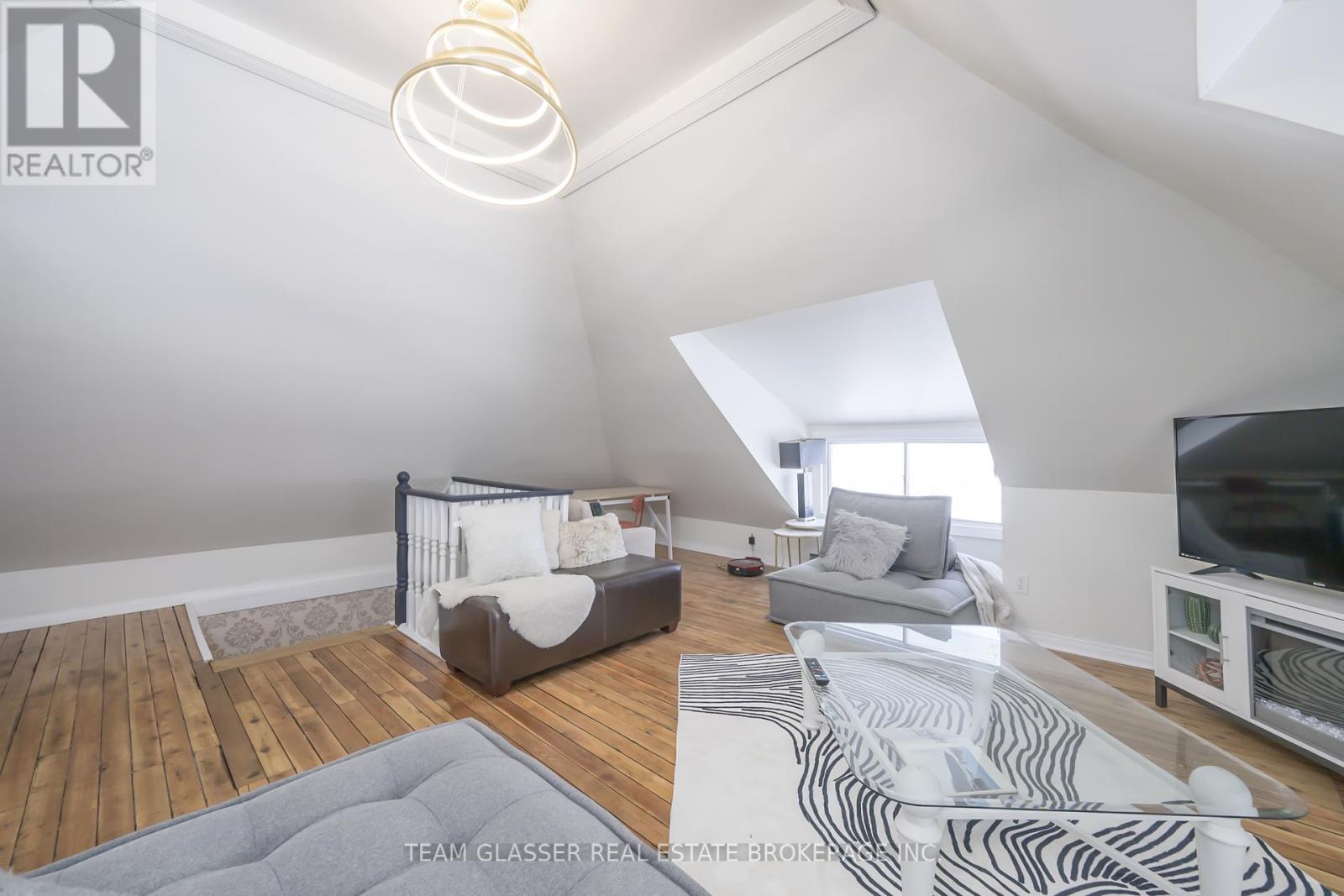 2 Birch Street, London South (South F), Ontario  N6C 3G8 - Photo 26 - X12206124