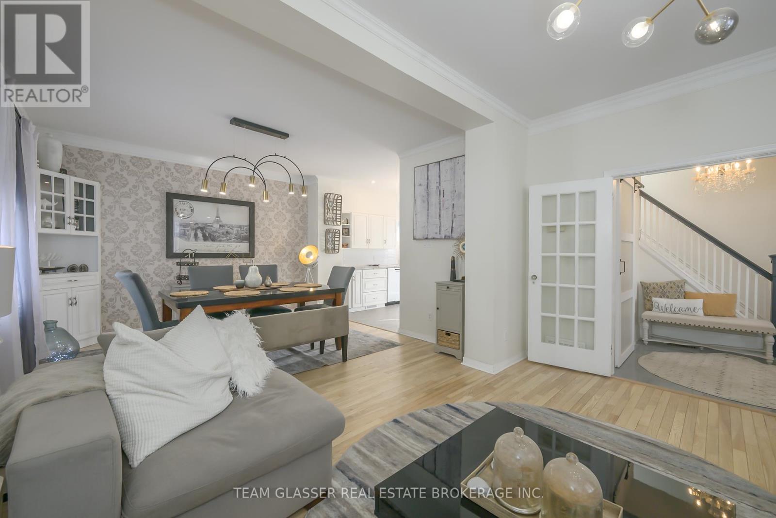 2 Birch Street, London South (South F), Ontario  N6C 3G8 - Photo 5 - X12206124
