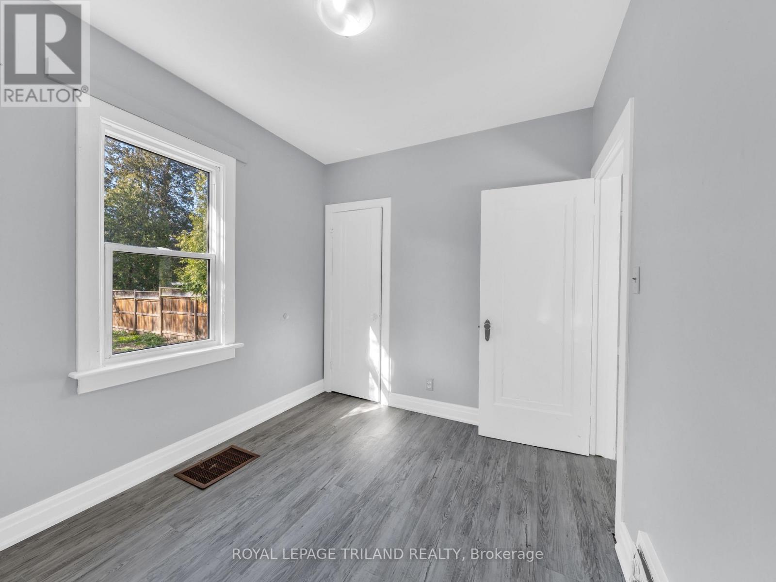 7 Edna Street, Chatham-Kent, Ontario  N7M 1L2 - Photo 10 - X12206127