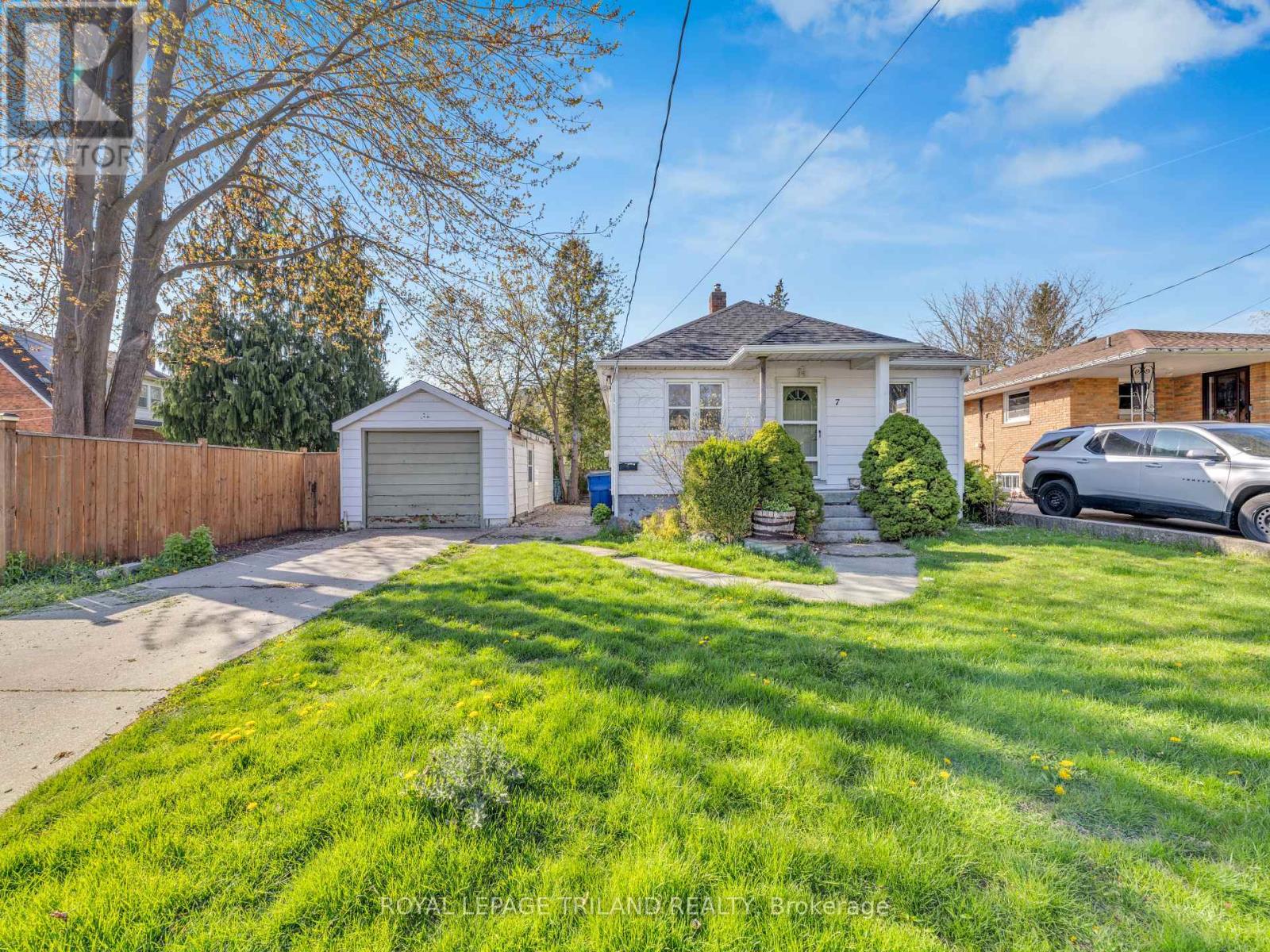 7 Edna Street, Chatham-Kent, Ontario  N7M 1L2 - Photo 2 - X12206127
