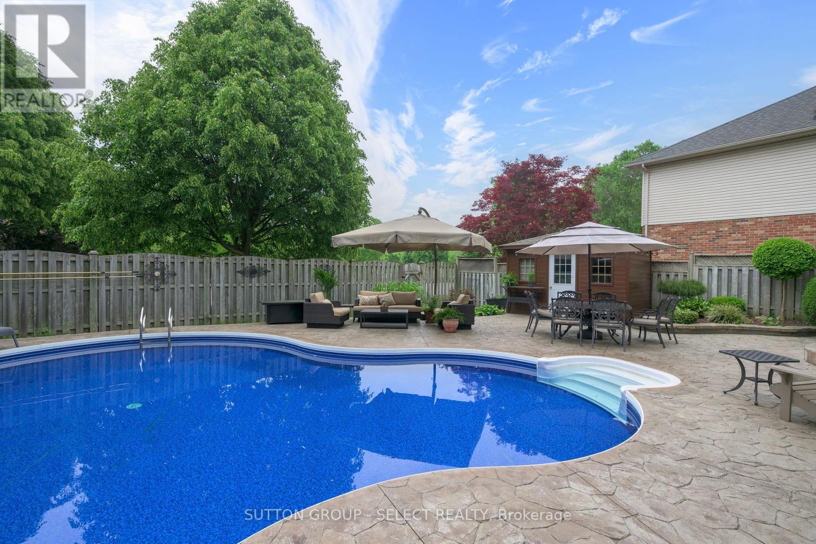 Photo 5 of 45 for 42 Pinebrook Court