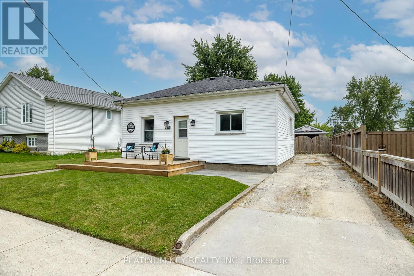 418 HURON STREET, Warwick, Ontario