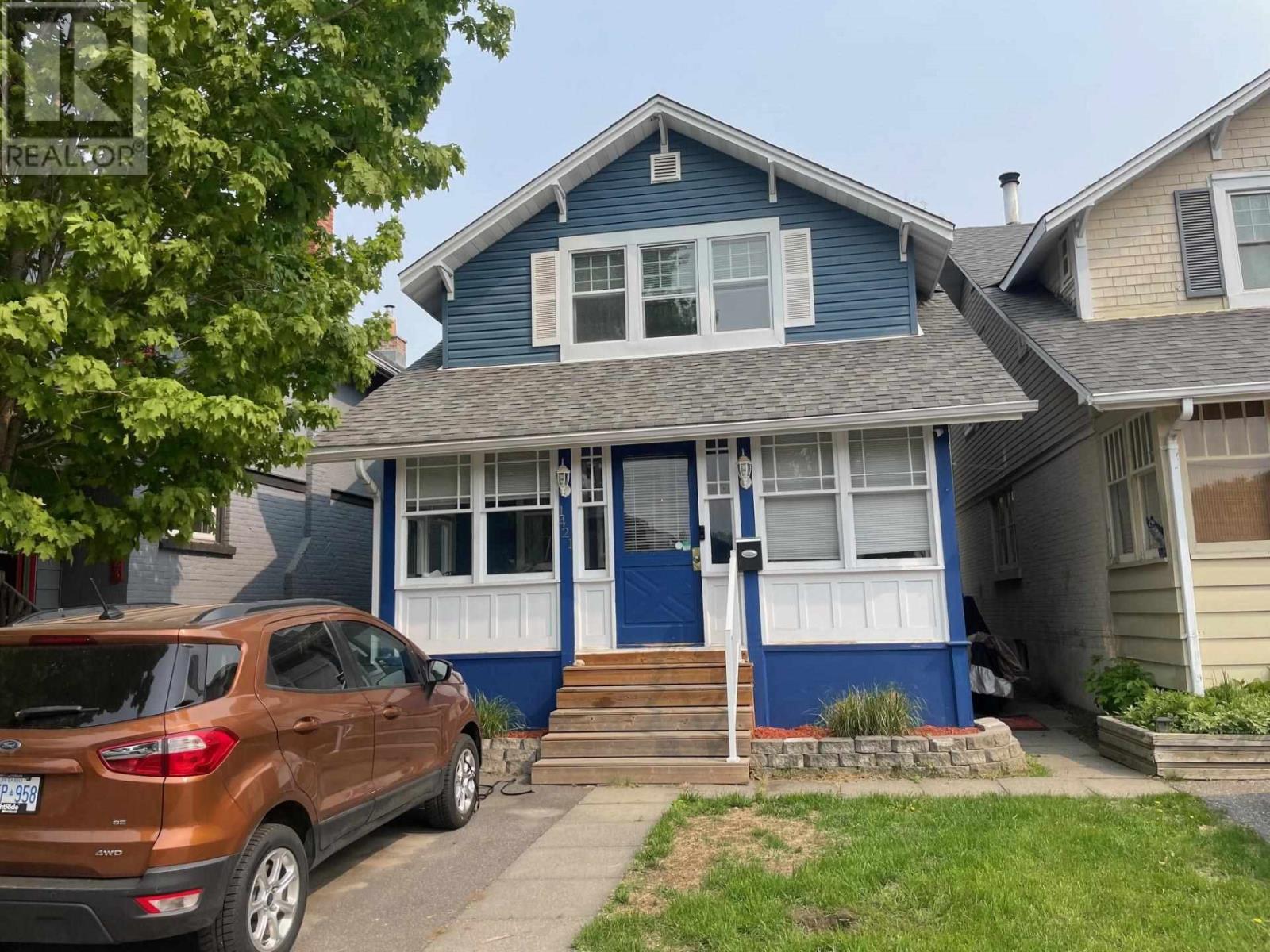 Property at 1421 Moodie ST E image 1