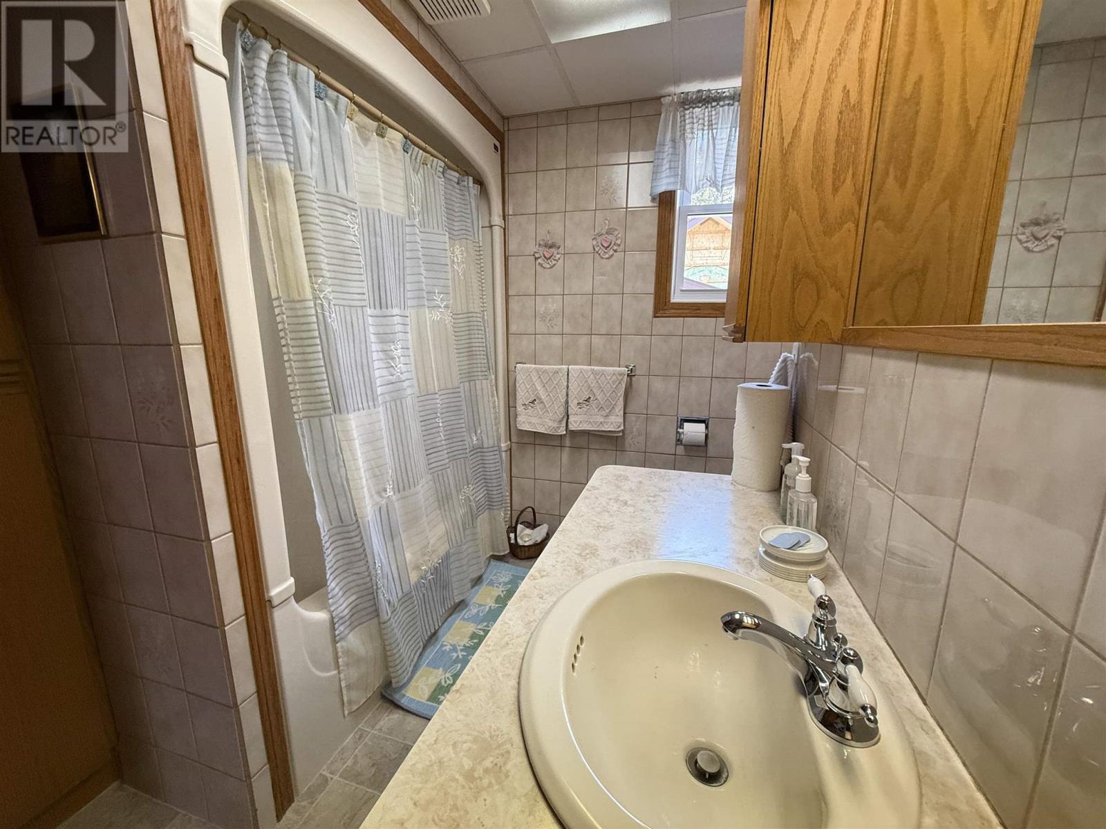 2344 Broadway Ave, Thunder Bay, Ontario  P7K 1K7 - Photo 13 - TB251428
