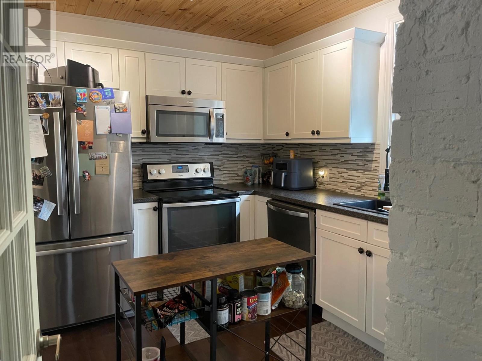 Property at 1421 Moodie ST E image 4