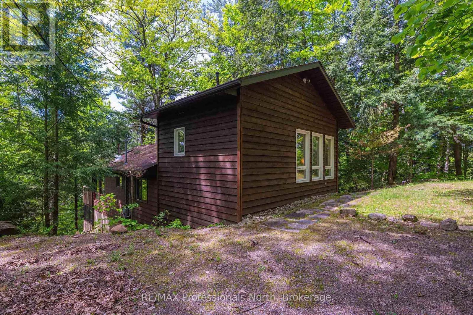 1023 Maiden Trail, Minden Hills, Ontario  K0M 2K0 - Photo 2 - X12204572