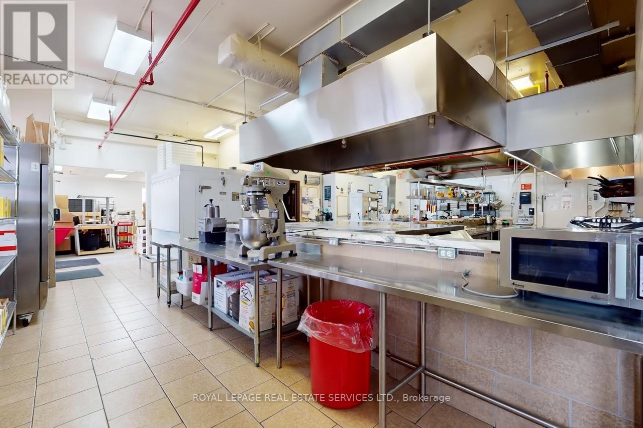 557 Dixon Road, Toronto, Ontario  M9W 1A8 - Photo 16 - W12205958